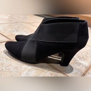 SoftMoc boots size 7.5